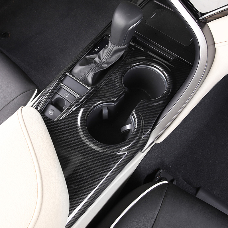 Interior Design Intern - Wnętrza samochodu dla Toyota Camry 2018